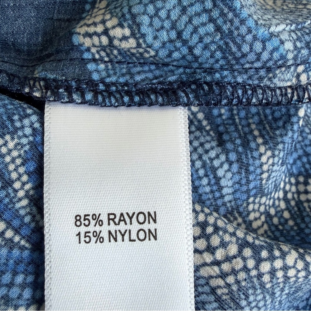 Counterparts Size S Navy Blue Floral Pull Over Blouse  Rayon Blend Casual Career - Picture 9 of 9